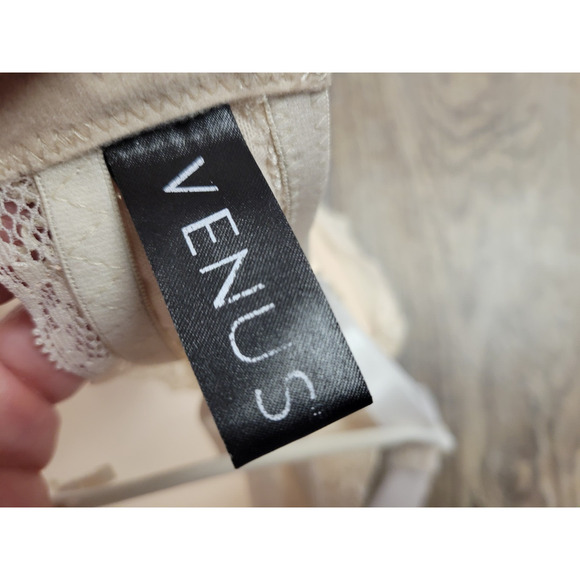 VENUS White and Cream Lace Bra, 38E (DD) - Picture 3 of 6